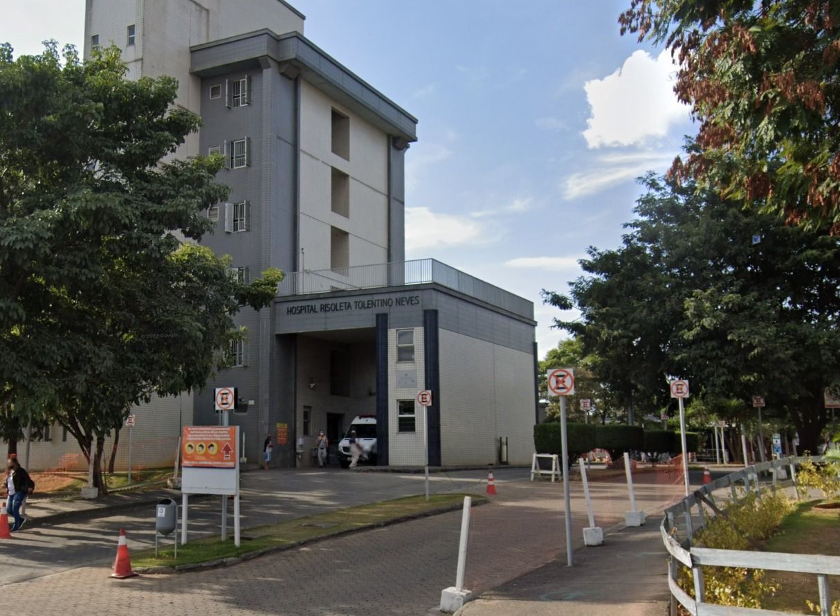 Mulher é internada após ser esfaqueada no peito pelo companheiro em BH