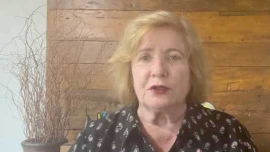 A poupança paga 0,5% ao mês, mais TR, o que dá pouco mais de 6% ao ano