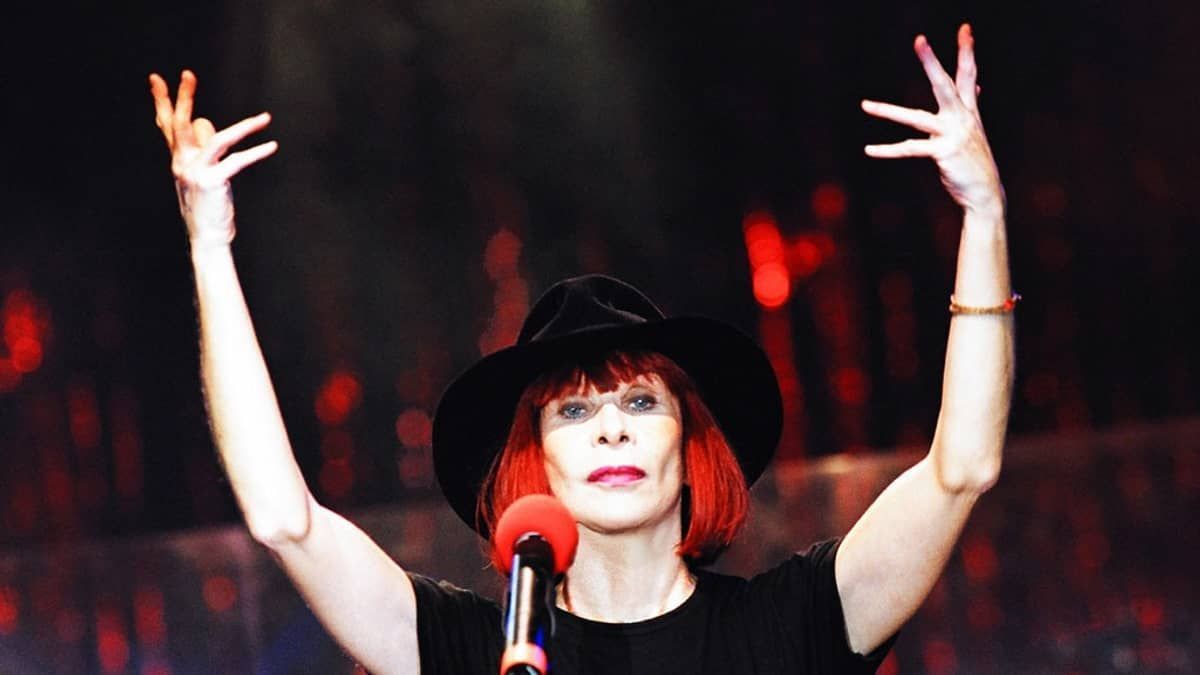 Rita Lee abalou estruturas da caretice e hasteou a bandeira da liberdade 