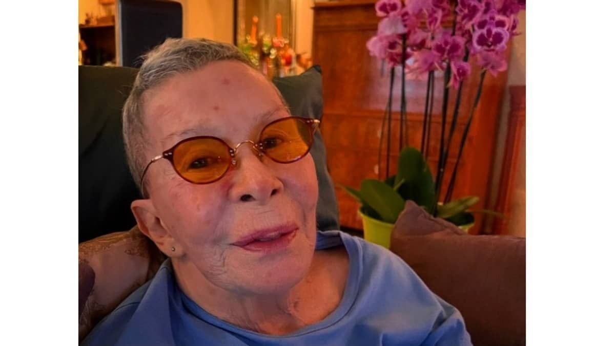 Em tratamento contra um câncer, Rita Lee recebe alta 