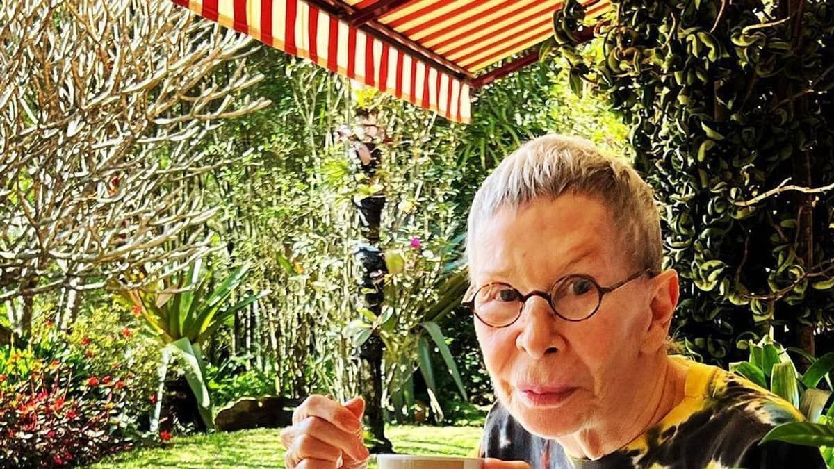 Marido de Rita Lee diz que cantora “está bem, se fortalecendo”