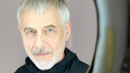 Ritchie comemora 40 anos de carreira regada a sucessos como 'Menina Veneno', parceria com Bernardo Vilhena regravada por Zezé Di Camargo & Luciano