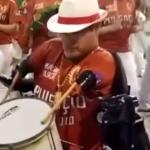 Carnaval 2024: ritmista sem os braços emociona ao tocar na bateria da Dragões da Real
