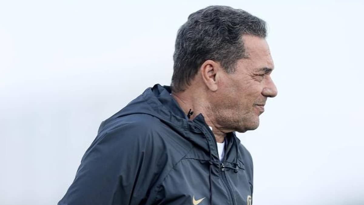 Ex-craque da Seleção Brasileira comenta saída de Luxemburgo do Corinthians: 'Injusta'