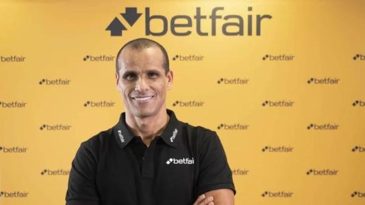 Rivaldo é embaixador da Betfais, empresa que patrocina o Cruzeiro