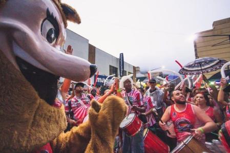 River Bloco em Poços