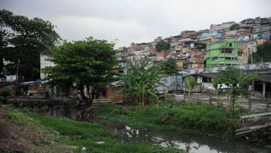 RJ tem 2º dia de megaoperação contra organizações criminosas no Complexo da Maré