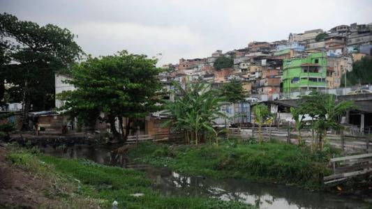 RJ tem 2º dia de megaoperação contra organizações criminosas no Complexo da Maré