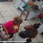 Vídeo: mulheres são presas por furto de caixinha de Natal no Rio de Janeiro