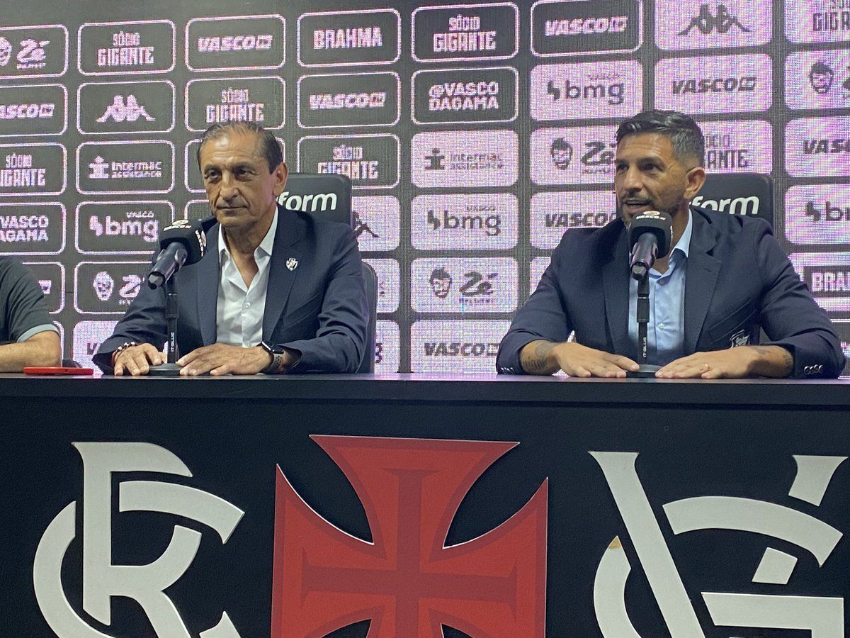 Emiliano e Ramón Díaz afirmam que foram demitidos do Vasco por rede social