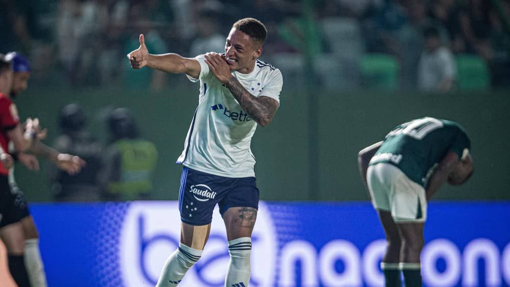 Quem é Robert, autor de gol 'salvador' do Cruzeiro na partida contra o Goiás