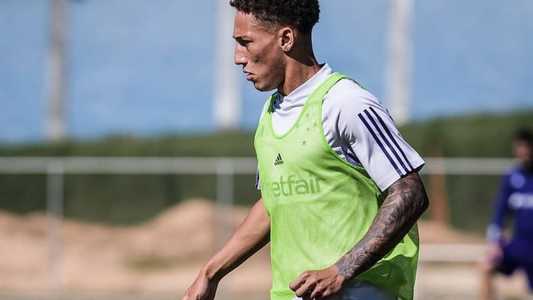 Robert foi a grande novidade no treino do Cruzeiro nesta quarta (7), na Toca II