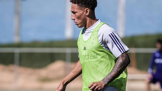Robert foi a grande novidade no treino do Cruzeiro nesta quarta (7), na Toca II