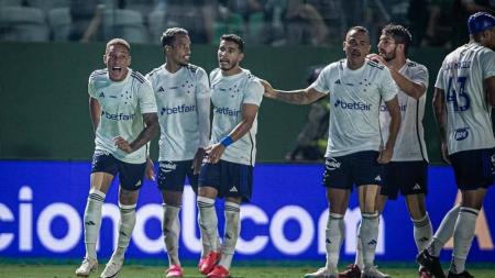 Robert marcou gol da vitória do Cruzeiro nesta segunda-feira (27)