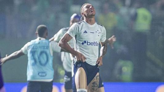 Robert marcou gol importantíssimo para o Cruzeiro na luta contra o rebaixamento