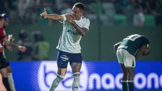 Robert marcou o gol salvador do Cruzeiro sobre o Goiás