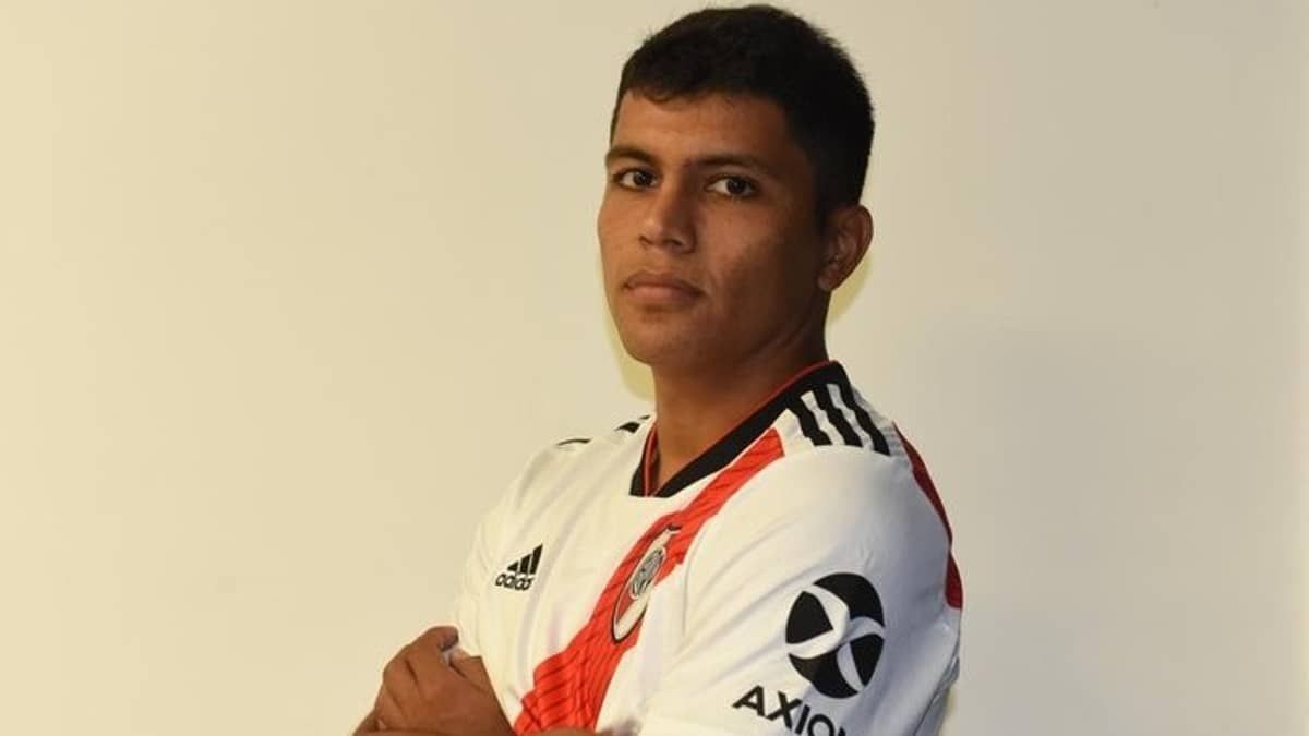 Vasco negocia com zagueiro paraguaio indicado por Ramón Díaz