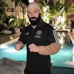Halloween: companheiro de Messi se 'fantasia' de guarda-costas do argentino