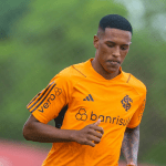 Robert Renan é oficialmente apresentado no Inter: 'Meu lugar, o time do povo'