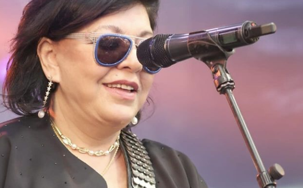 Roberta Miranda sofre acidente de carro: 'susto foi grande'