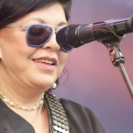 Roberta Miranda sofre acidente de carro: 'susto foi grande'