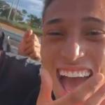 Jovem do Cruzeiro recebe notícia de convocação na estrada e se emociona com família