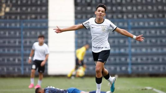 Roberto assinou com o Corinthians até 2025