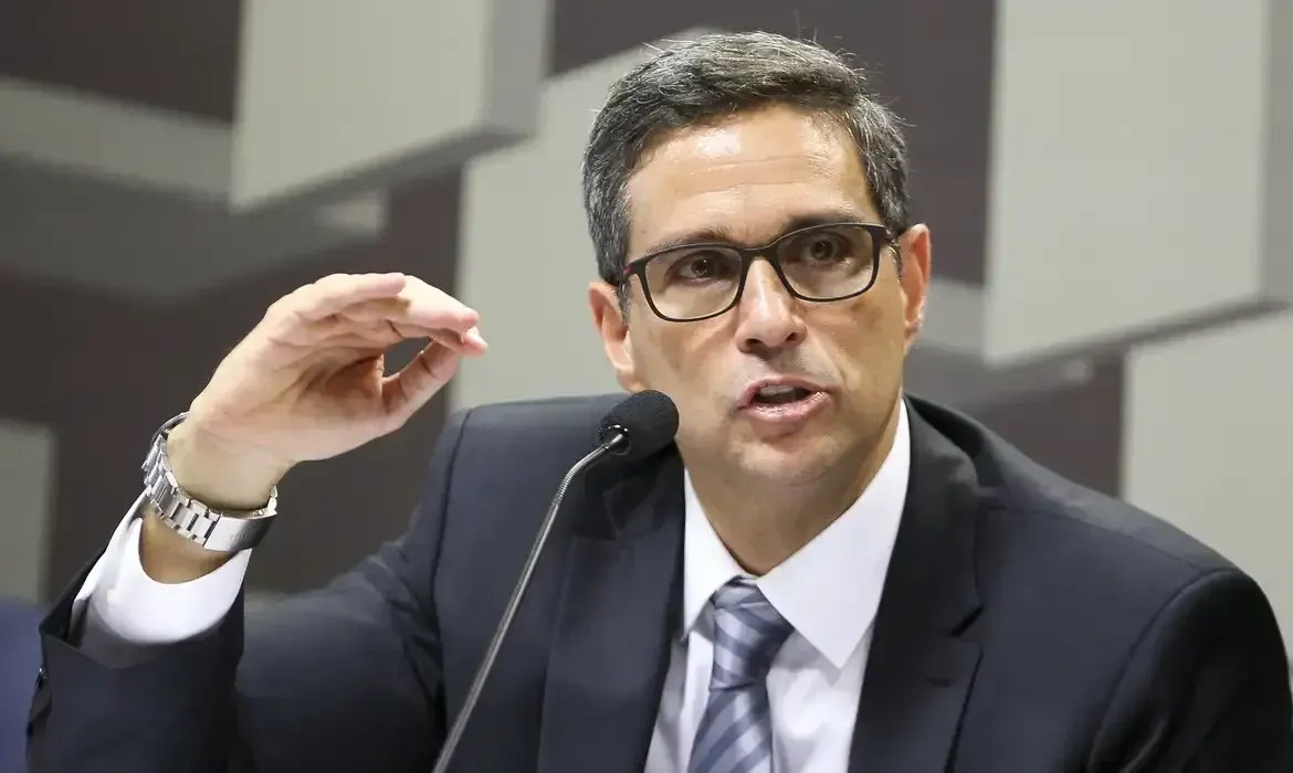 Copom reavalia taxa básica de juros e decide se mantém cortes suspensos; Selic está em 10,5%