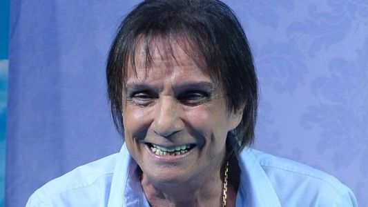 Roberto Carlos é acusado de plágio pela canção 'Traumas', lançada em 1971, e creditada como dele e de Erasmo Carlos