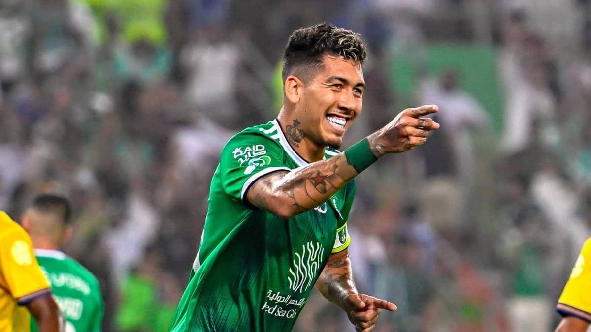 Ex-Atlético faz golaço no Campeonato Saudita em dia de hat-trick de Firmino