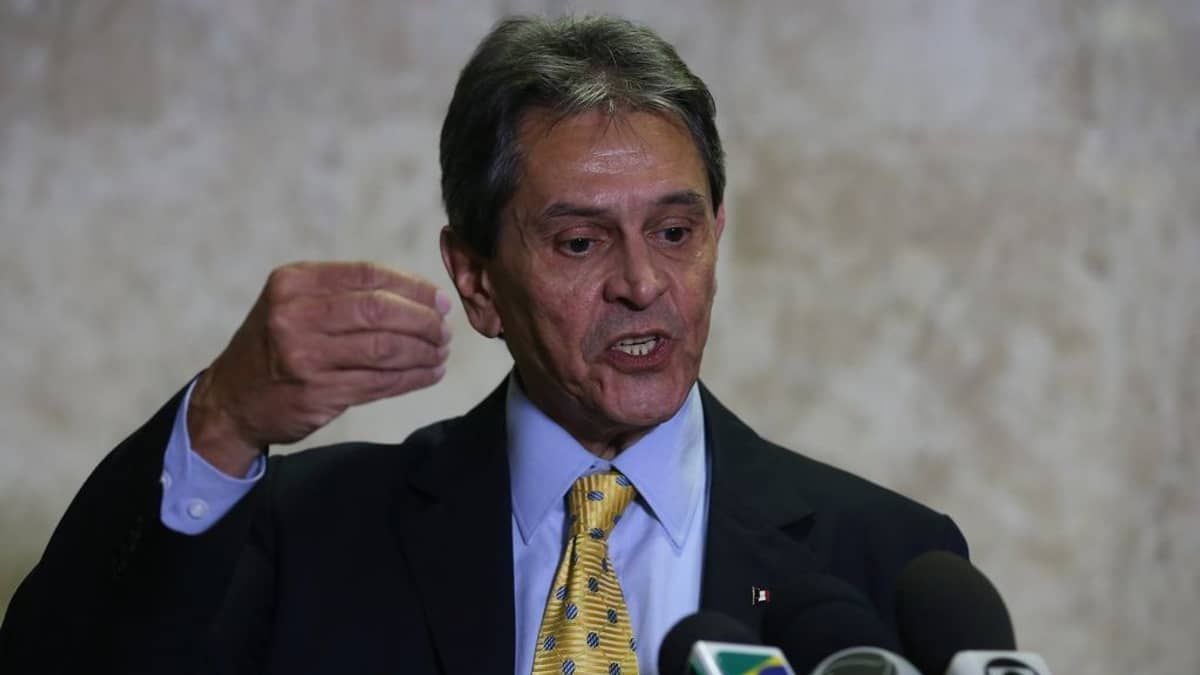 Roberto Jefferson será julgado por júri popular por tentativa de matar 4 agentes da PF