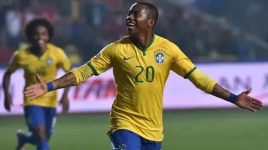 O atleta está proibido de deixar o país e terá cinco dias para entregar seu documento à Corte superior