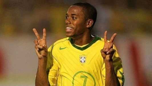 Robinho foi condenado por estupro pela Justiça italiana