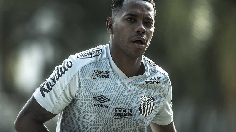 STJ: Ministro Raul Araújo diverge do relator e vota contra prisão de Robinho no Brasil