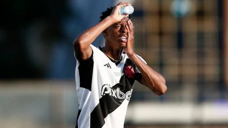 Robson está de volta para a partida contra o Fortaleza, na quarta (18), e pode ser titular