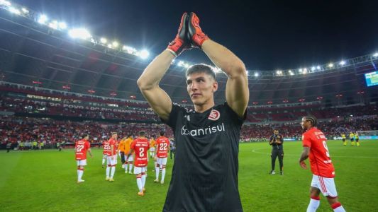 Rochet deve ser o único titular absoluto em campo diante do Furacão