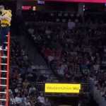 Mascote da NBA sobe em escadas e faz cesta de costas do meio da quadra; assista