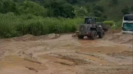 Rodovia está parcialmente interditada entre os quilômetros 283 e 288