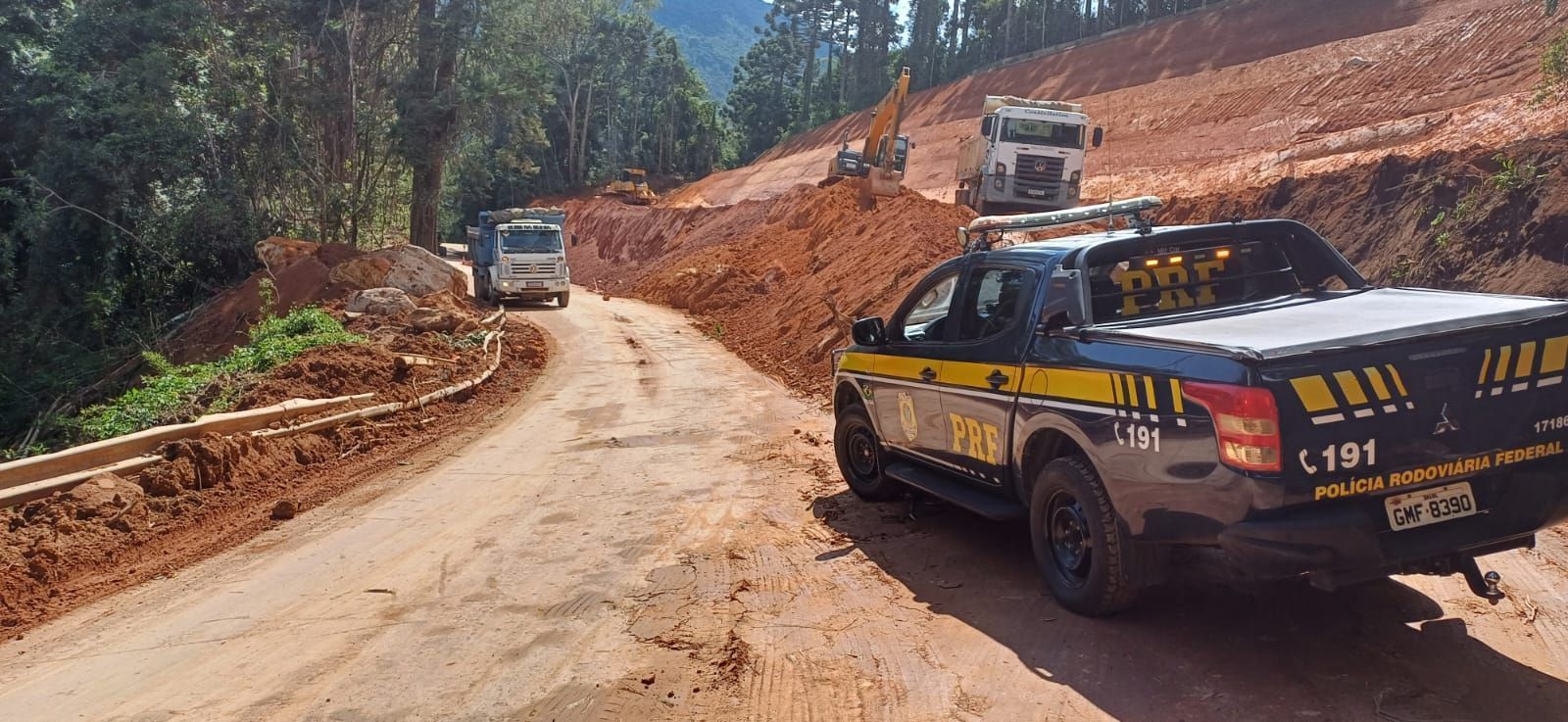 Interdição de rodovia que liga MG ao RJ completa 3 meses