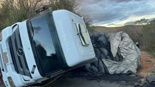 Rodovia liga Salinas a Taiobeiras, no Norte de Minas