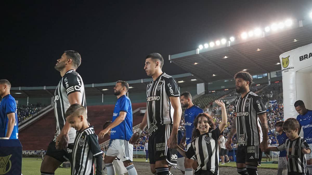 Atlético pode ter dois reforços para primeiro clássico da Arena MRV
