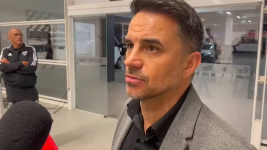 Rodrigo Caetano afirmou que clube venderá jogadores para compensar eliminação