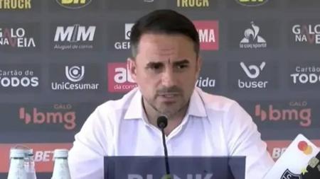 Rodrigo Caetano concede entrevista coletiva nesta quinta-feira (27)
