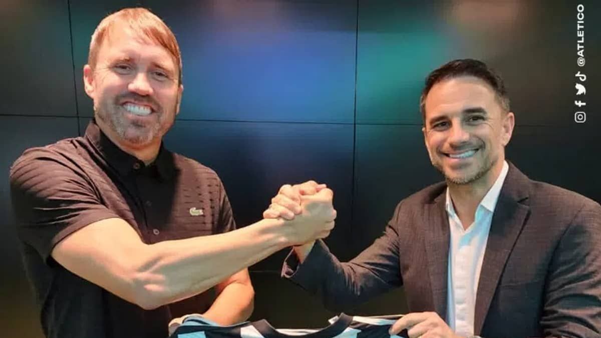 Rodrigo Caetano, do Atlético, responde alfinetada de Coudet: 'Ingratidão'