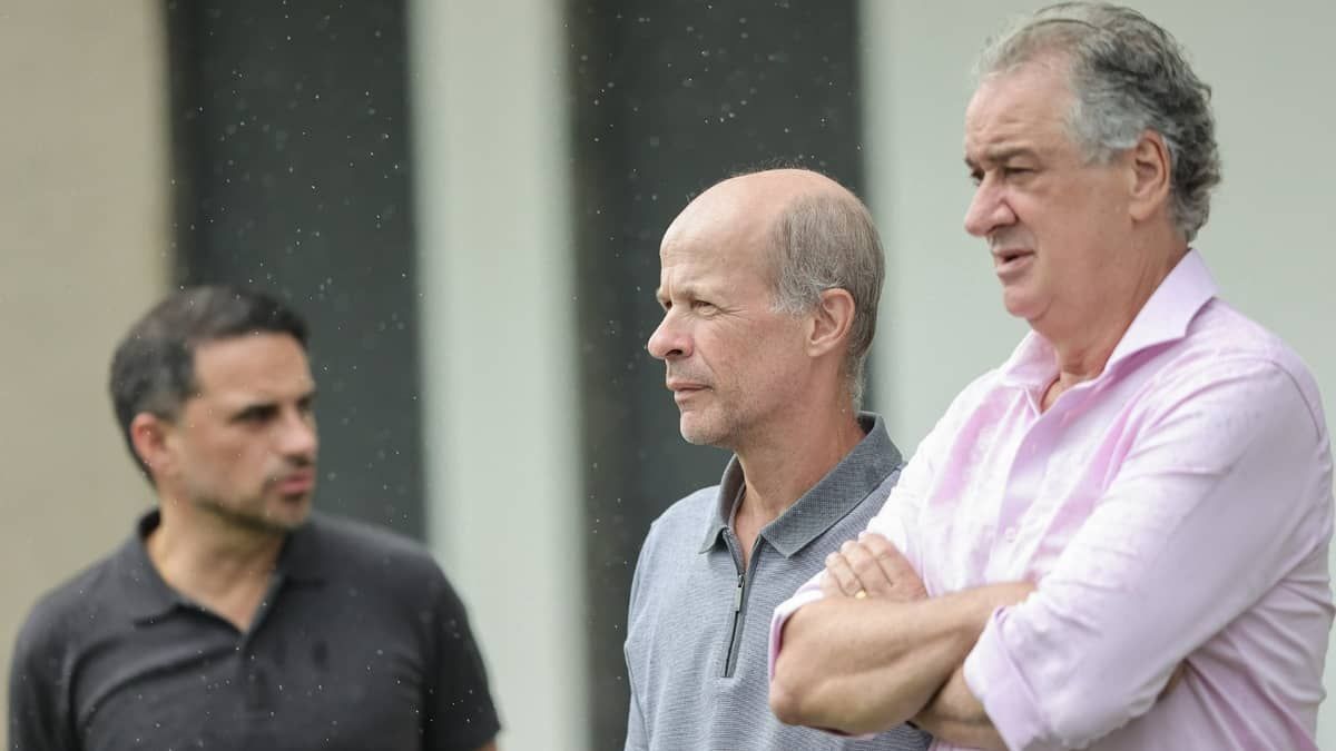 Coudet fica no Atlético? Diretoria fala de futuro do técnico após título 