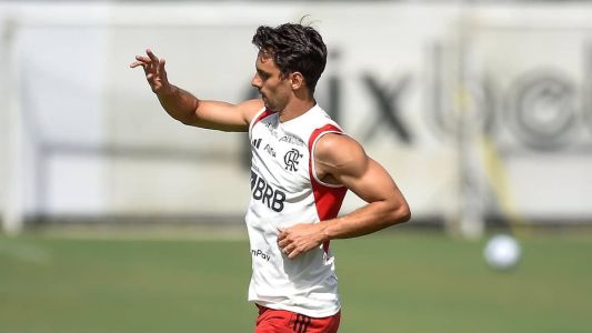 Rodrigo Caio durante atividade do Flamengo no Ninho do Urubu