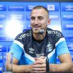Rodrigo Ely projeta melhora do Grêmio; Tricolor ainda sonha com título brasileiro