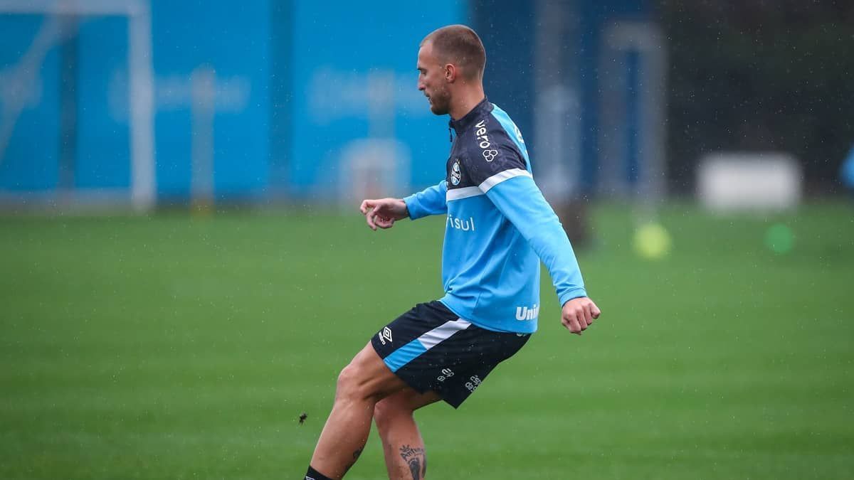 Grêmio deve ter mudança na defesa para enfrentar o Fluminense 