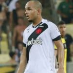 Rodrigo tenta renovar com o Vasco para ser emprestado ao Londrina