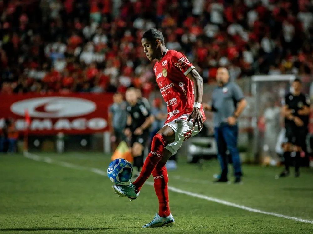 Destaque do Vila Nova entra na mira do Cruzeiro e mais três clubes para 2024